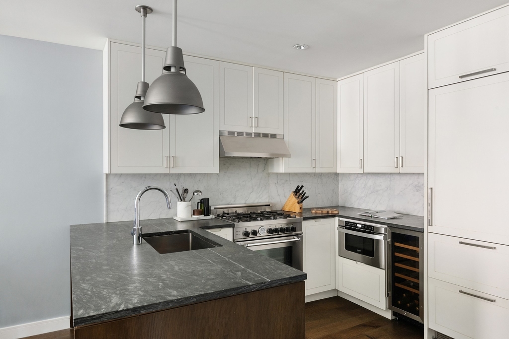 345 Carroll Street - Photo 2