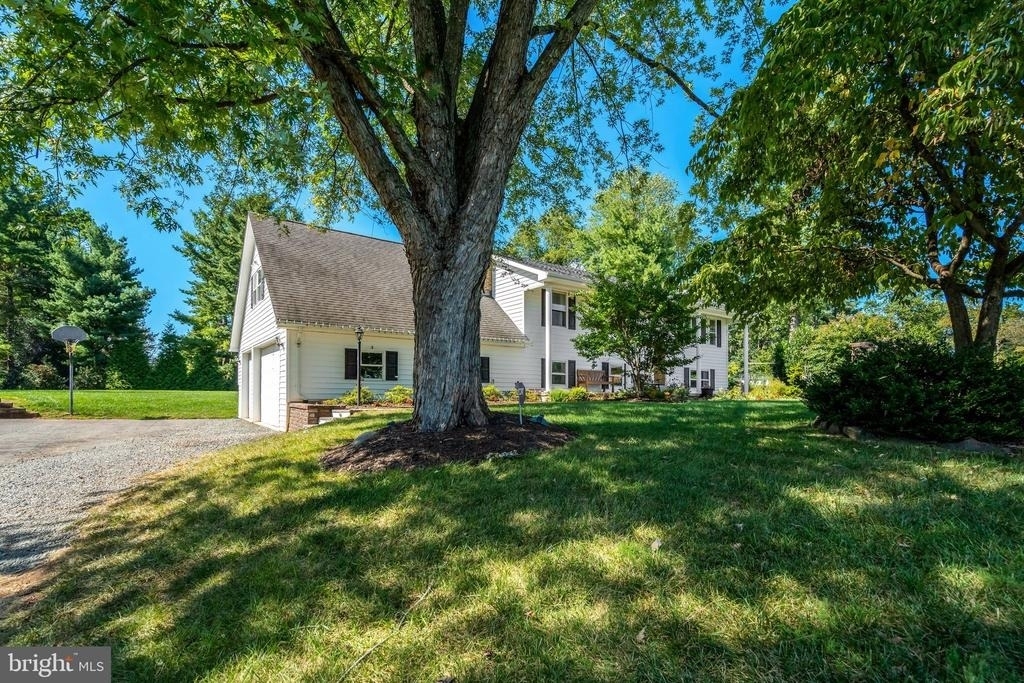 4570 Lawnvale Drive - Photo 3