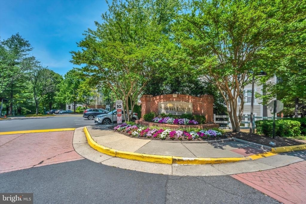1516 N Point Drive - Photo 4