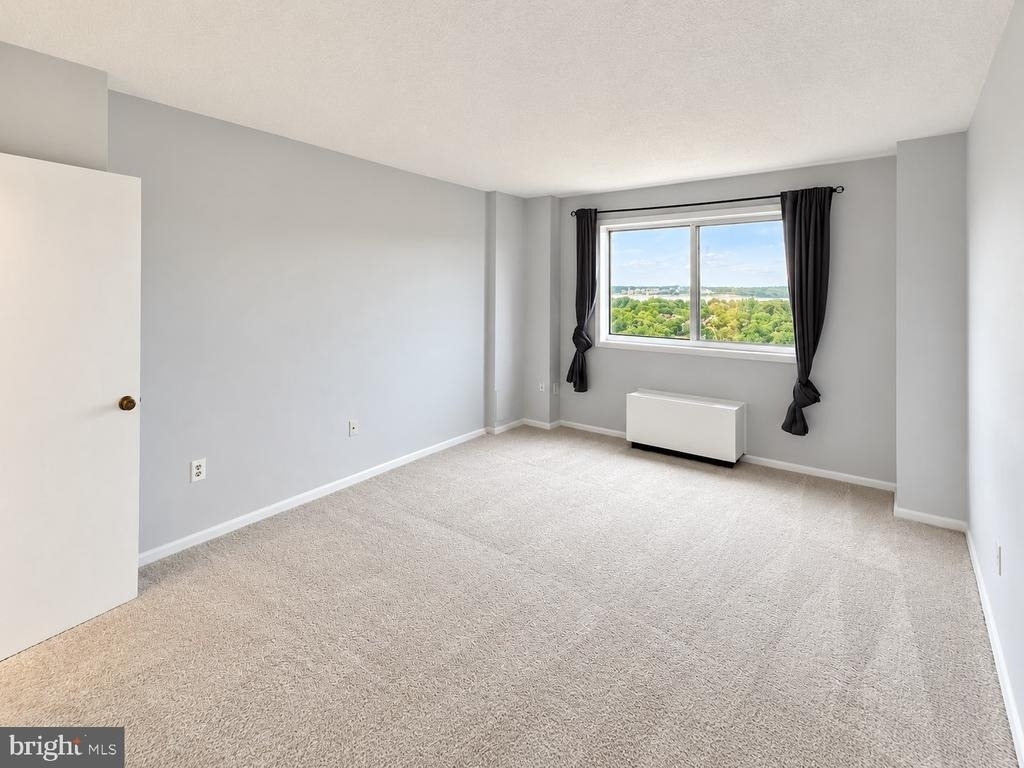 2059 Huntington Avenue - Photo 11