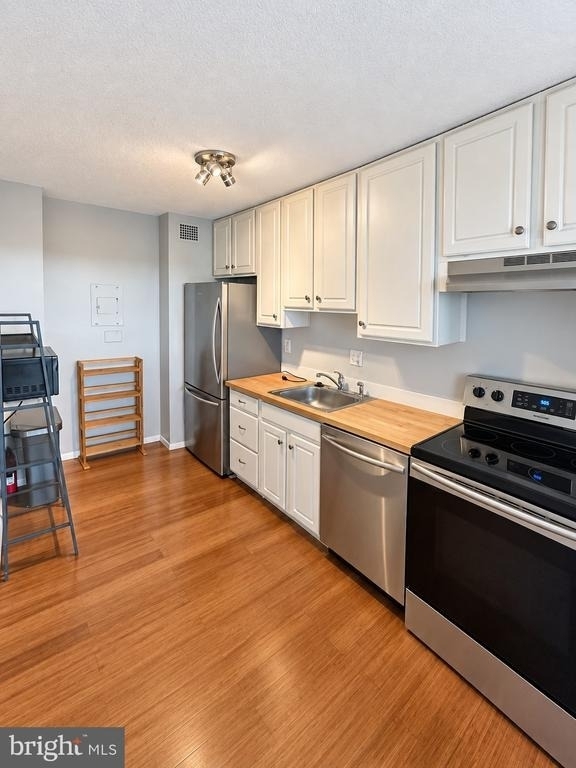 2059 Huntington Avenue - Photo 6