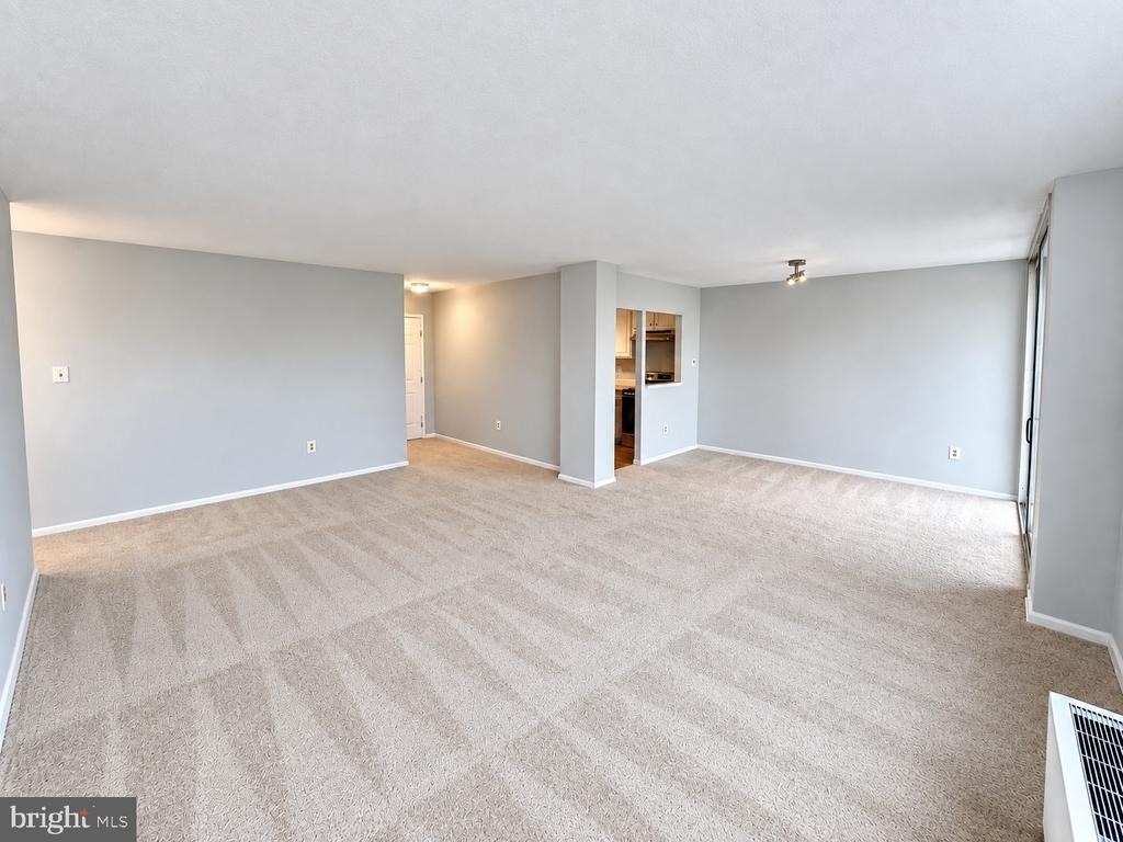 2059 Huntington Avenue - Photo 4