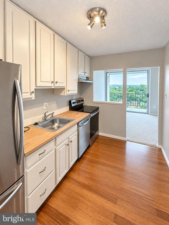 2059 Huntington Avenue - Photo 5