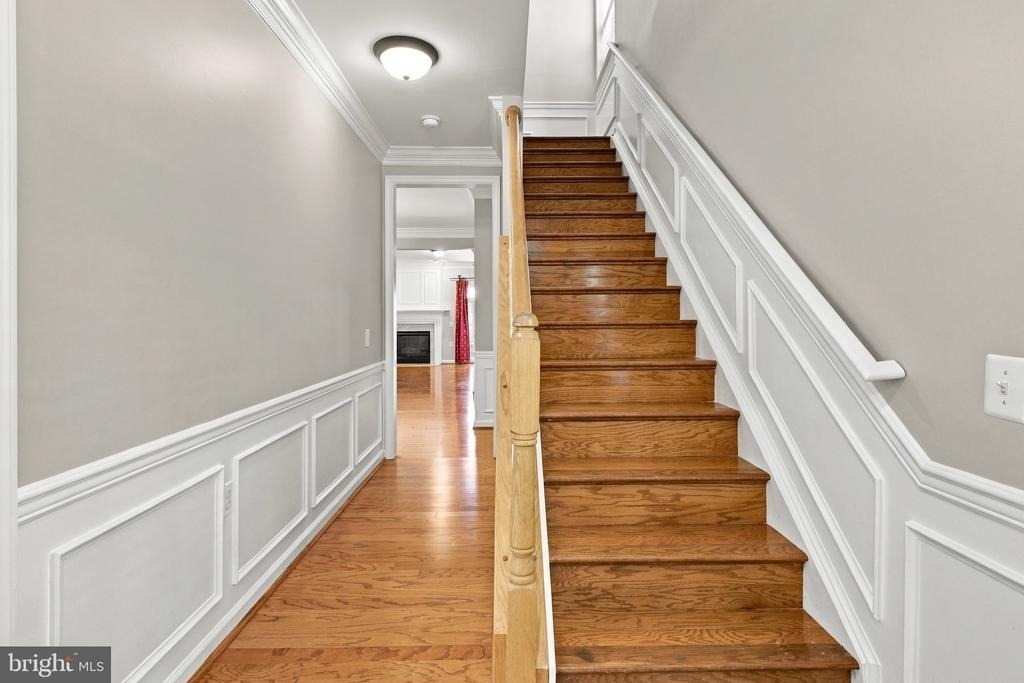 1401 Roundhouse Lane - Photo 2