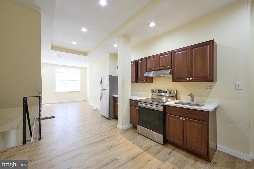 1558 N Randolph Street - Photo 11