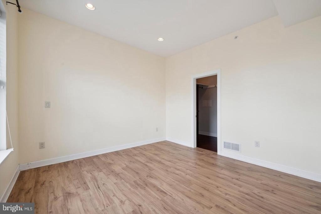 714 N Chadwick Street - Photo 13