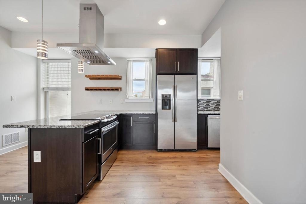 714 N Chadwick Street - Photo 8