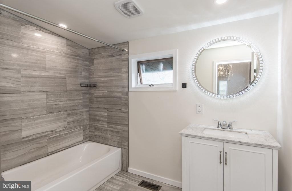 2217 Waterloo Street - Photo 16