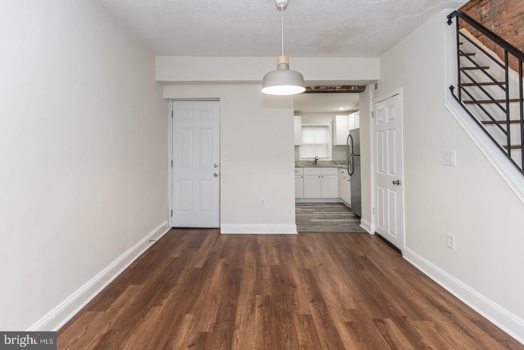 2217 Waterloo Street - Photo 4
