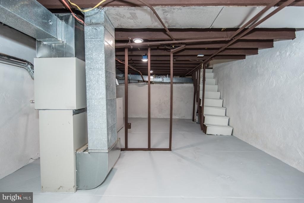 2217 Waterloo Street - Photo 29