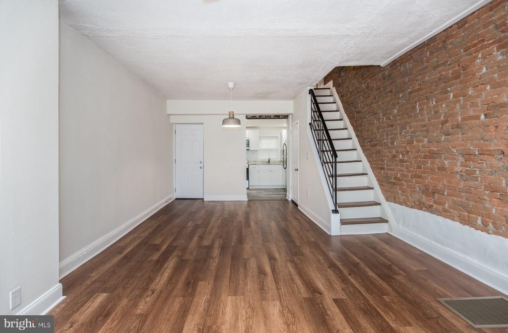 2217 Waterloo Street - Photo 3