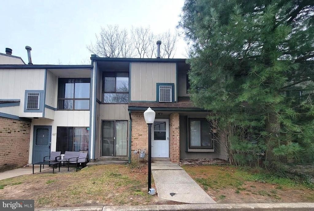 1005 Timber Creek - Photo 0