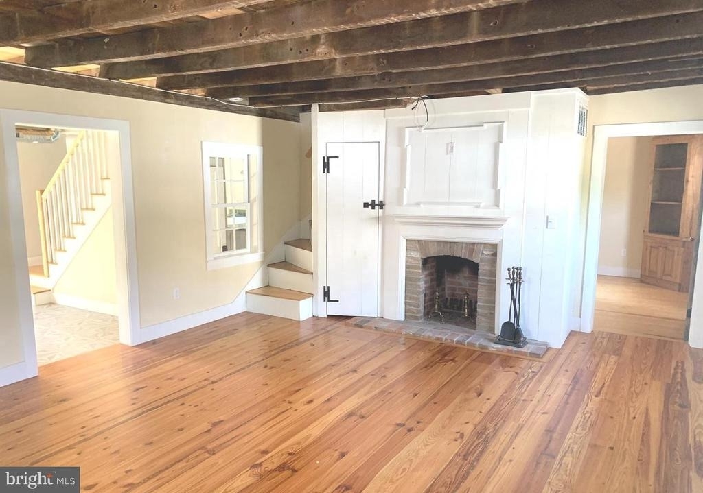 102 Locust Street - Photo 2