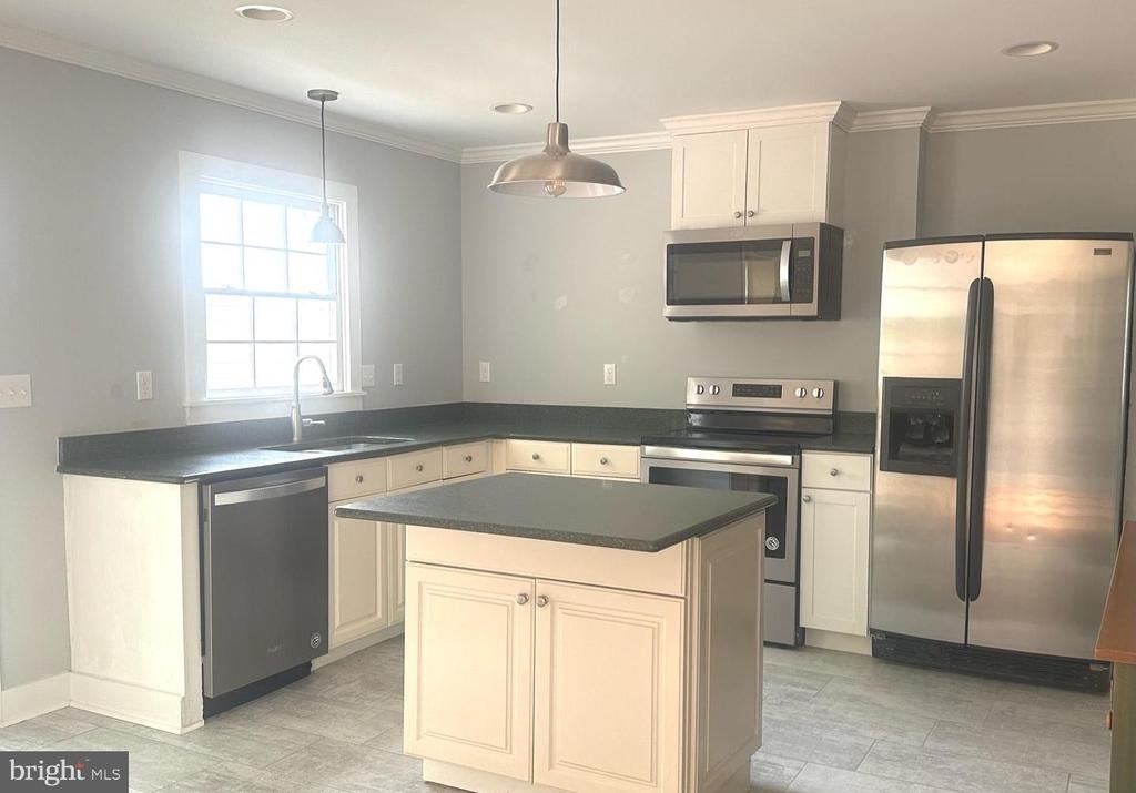 102 Locust Street - Photo 6