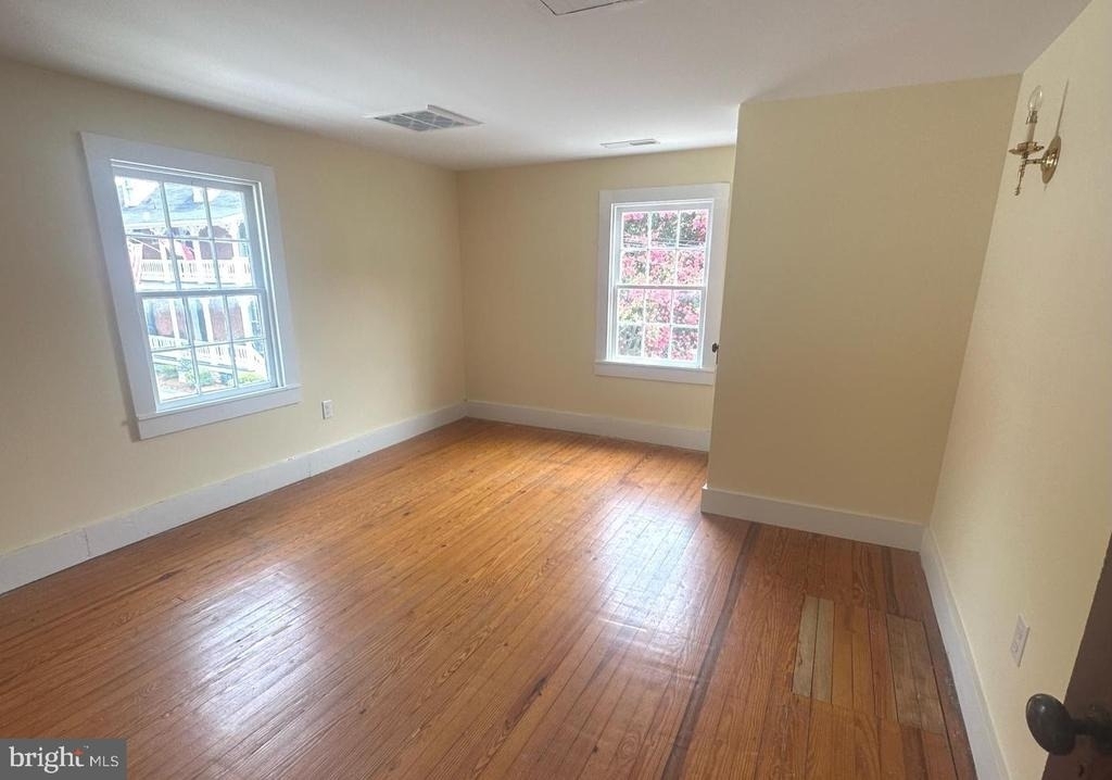 102 Locust Street - Photo 9