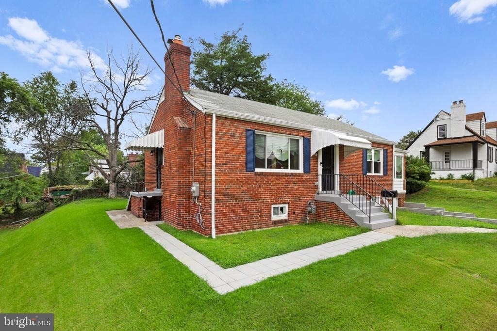 720 Sheridan Street - Photo 4
