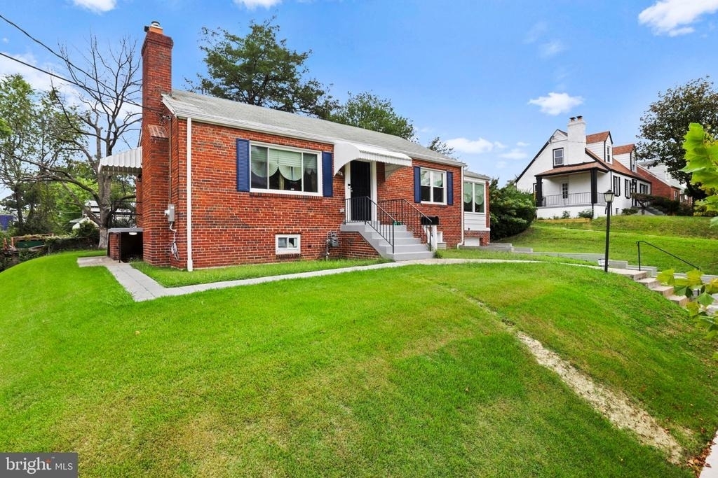 720 Sheridan Street - Photo 3