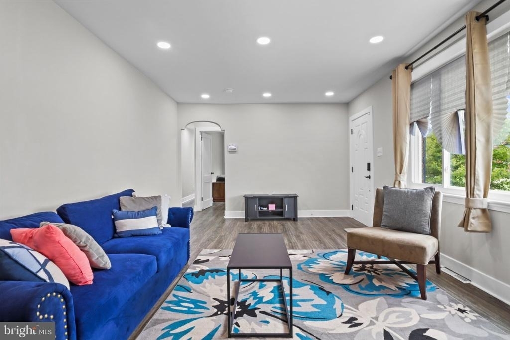720 Sheridan Street - Photo 9