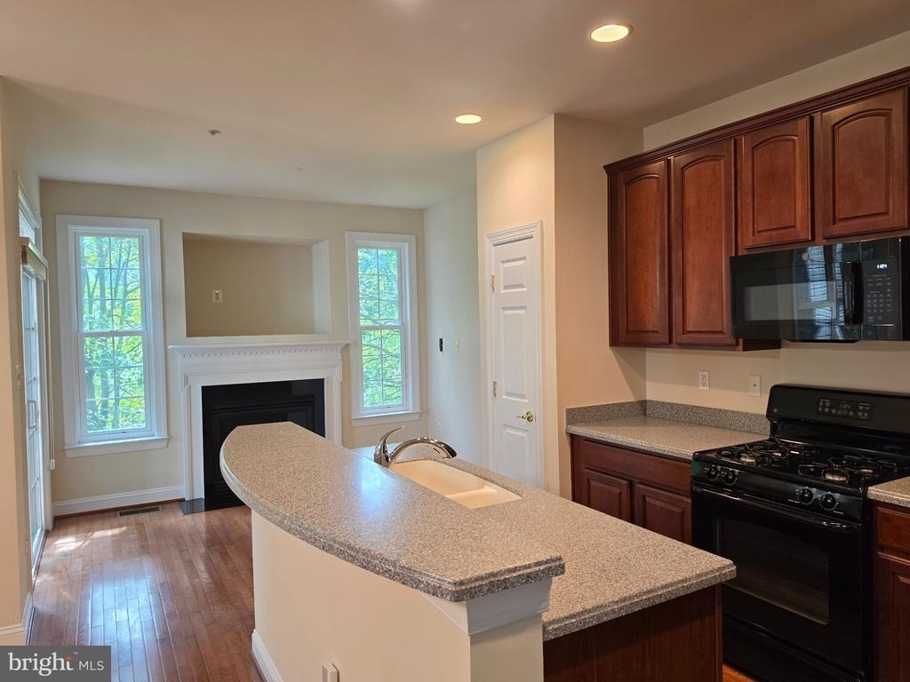 8502 Pamela Way - Photo 16