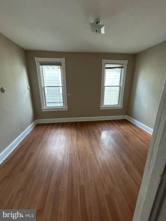 514 E 41st Street - Photo 10
