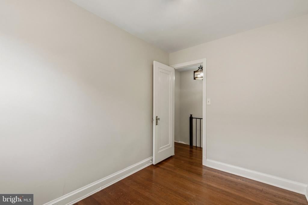 911 Varnum Street Ne - Photo 16