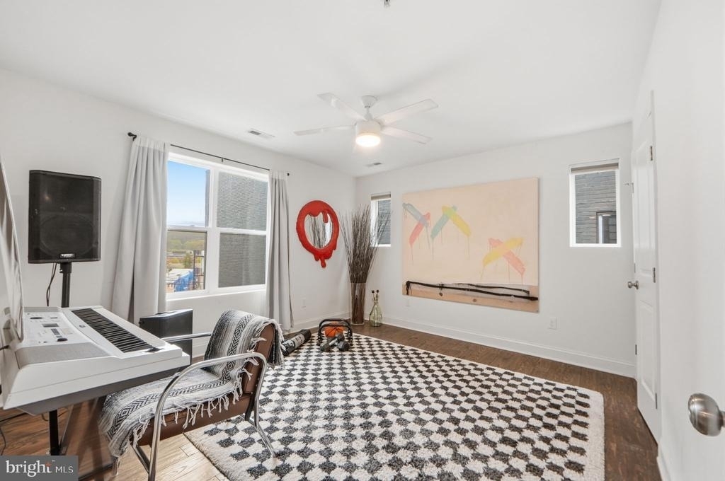 1258 Holbrook Terrace Ne - Photo 22
