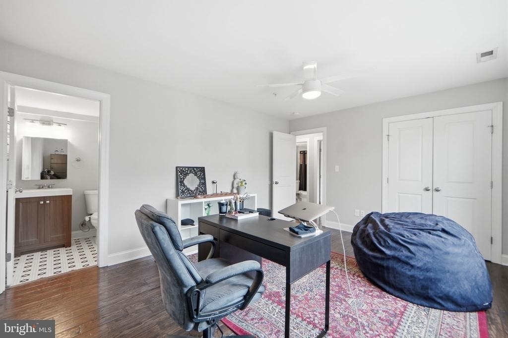 1258 Holbrook Terrace Ne - Photo 17