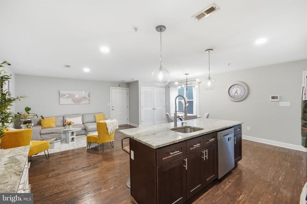 1258 Holbrook Terrace Ne - Photo 12