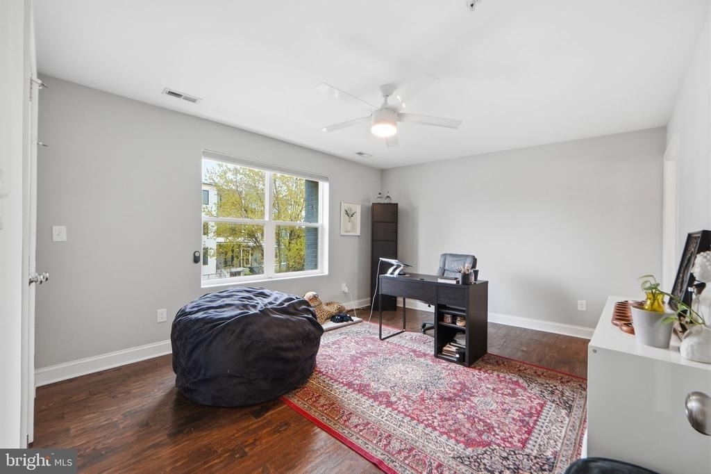 1258 Holbrook Terrace Ne - Photo 15