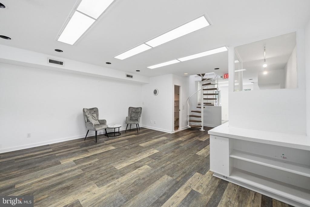 4820 Macarthur Boulevard Nw - Photo 14