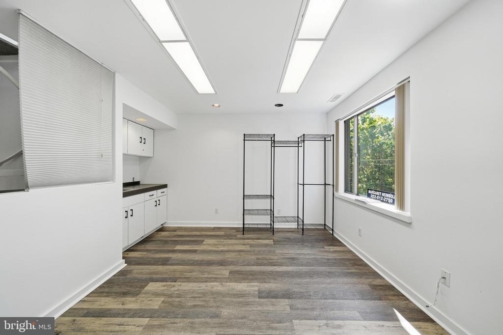 4820 Macarthur Boulevard Nw - Photo 9