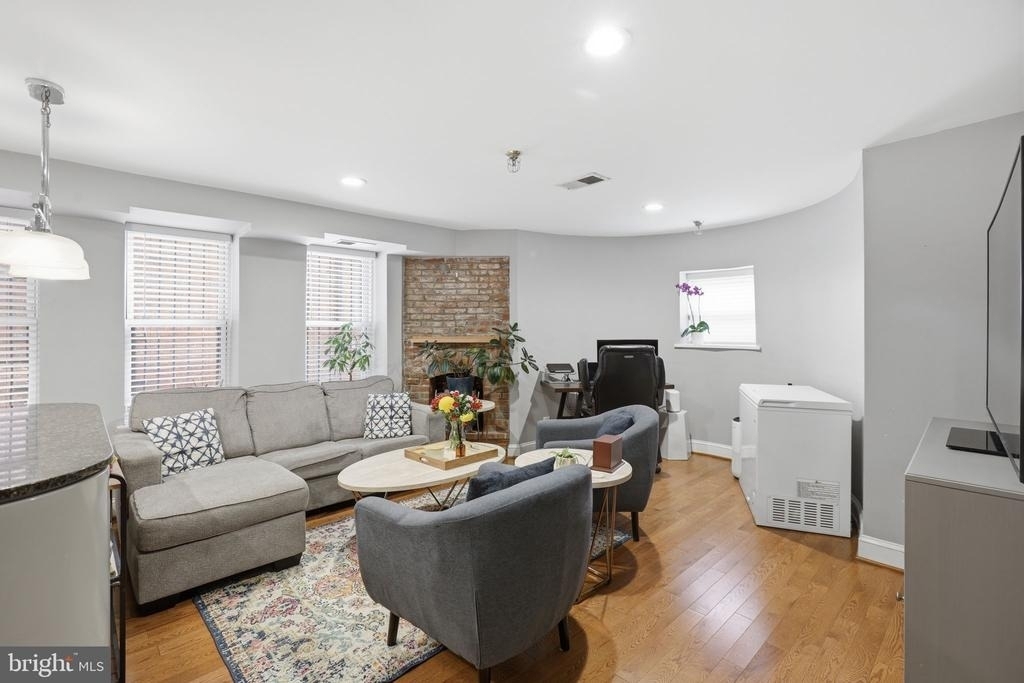 1527 16th Street Nw - Photo 5