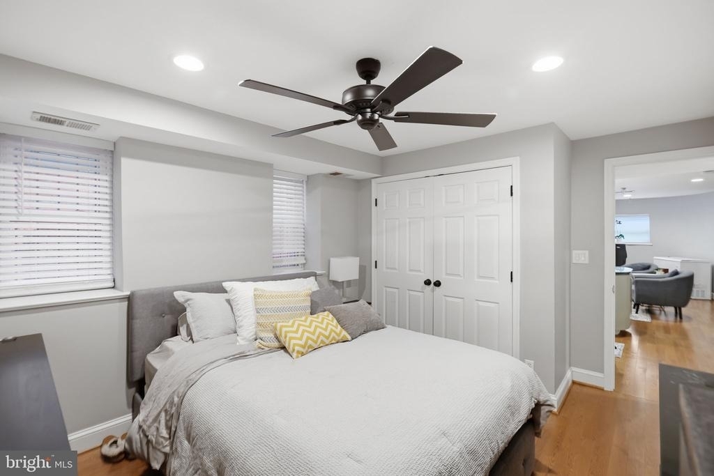 1527 16th Street Nw - Photo 16