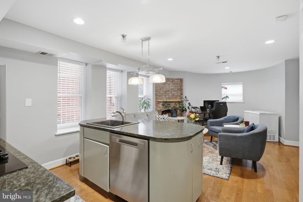1527 16th Street Nw - Photo 9