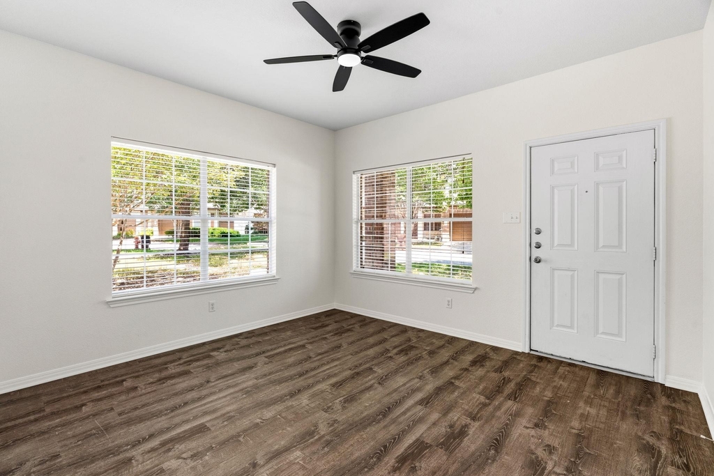 1900 Little Elm Trl - Photo 8