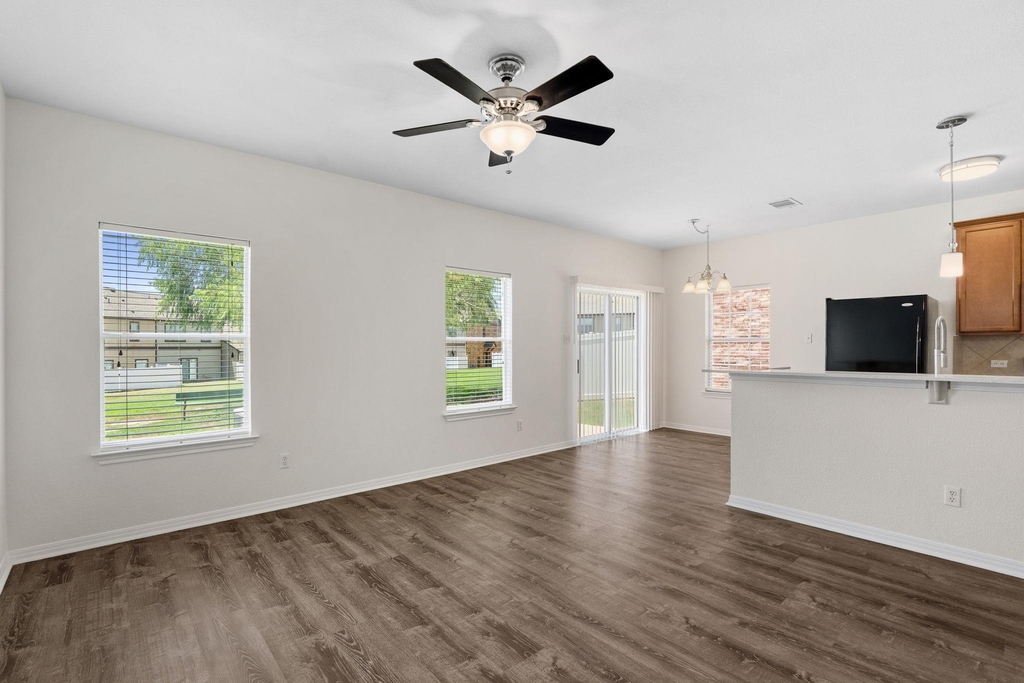 1900 Little Elm Trl - Photo 4
