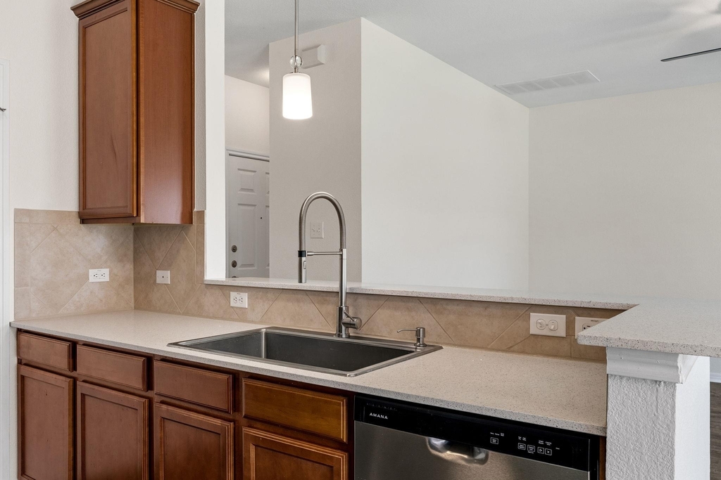 1900 Little Elm Trl - Photo 11