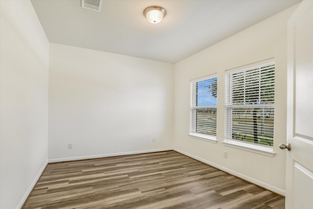 202 Grasslands Trl - Photo 1