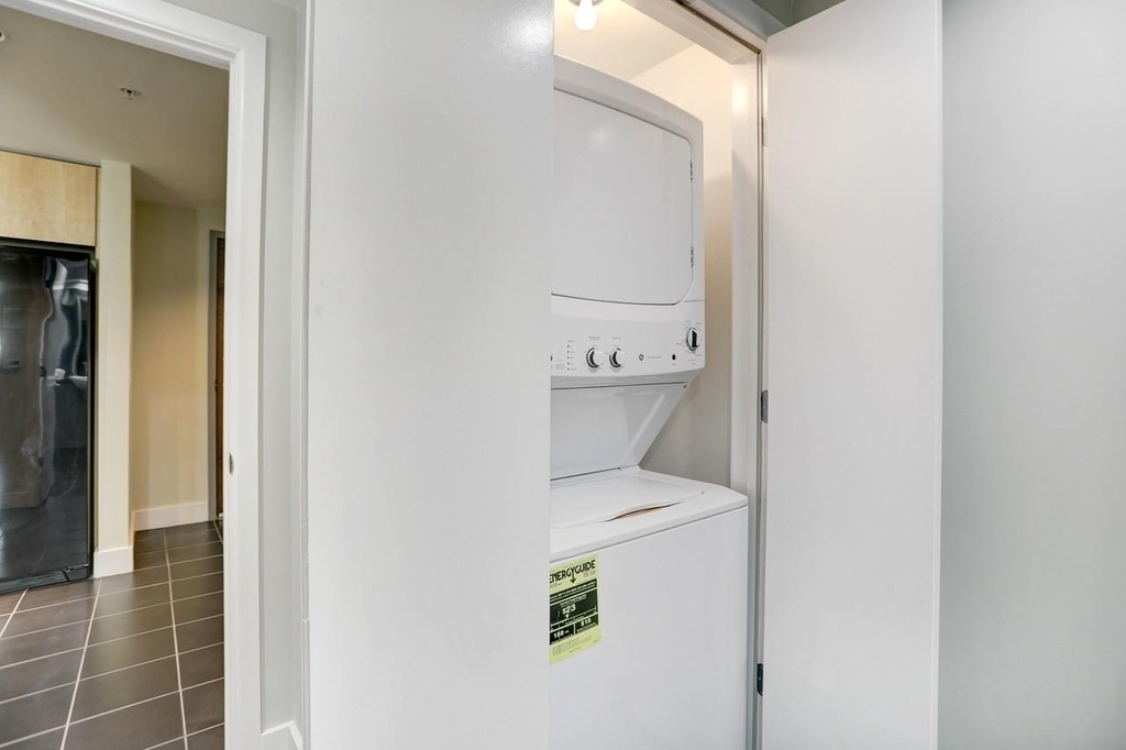300 Bowie St - Photo 8