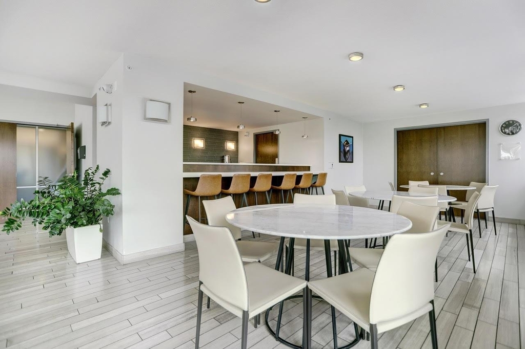 300 Bowie St - Photo 9