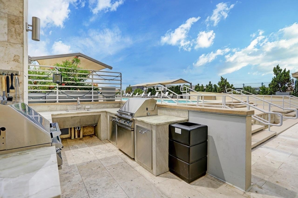 300 Bowie St - Photo 11