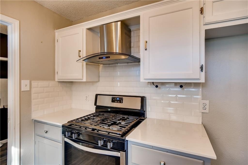 2406 Stirrup Dr - Photo 4