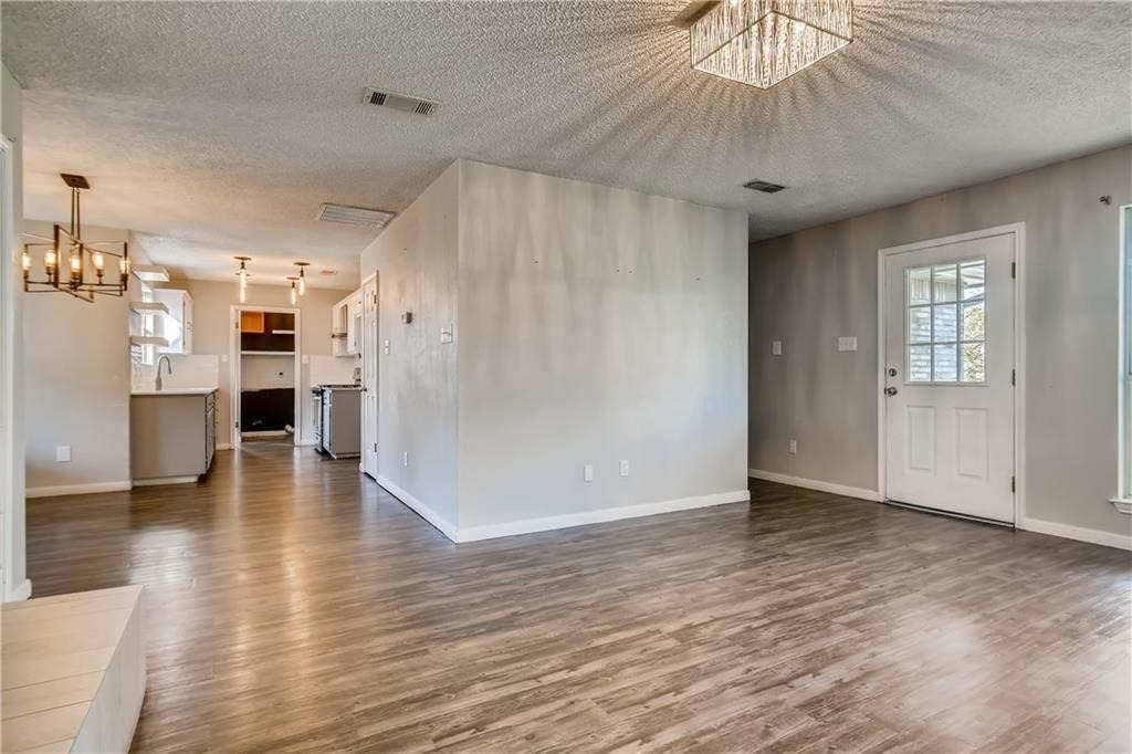 2406 Stirrup Dr - Photo 1