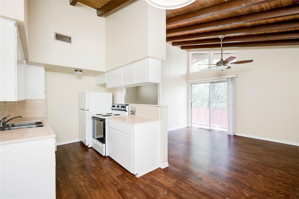 1511 Shoal Creek Blvd - Photo 5