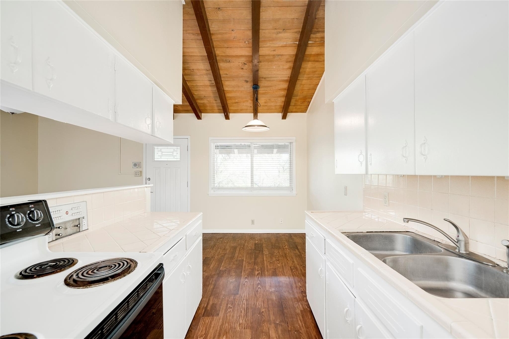 1511 Shoal Creek Blvd - Photo 7