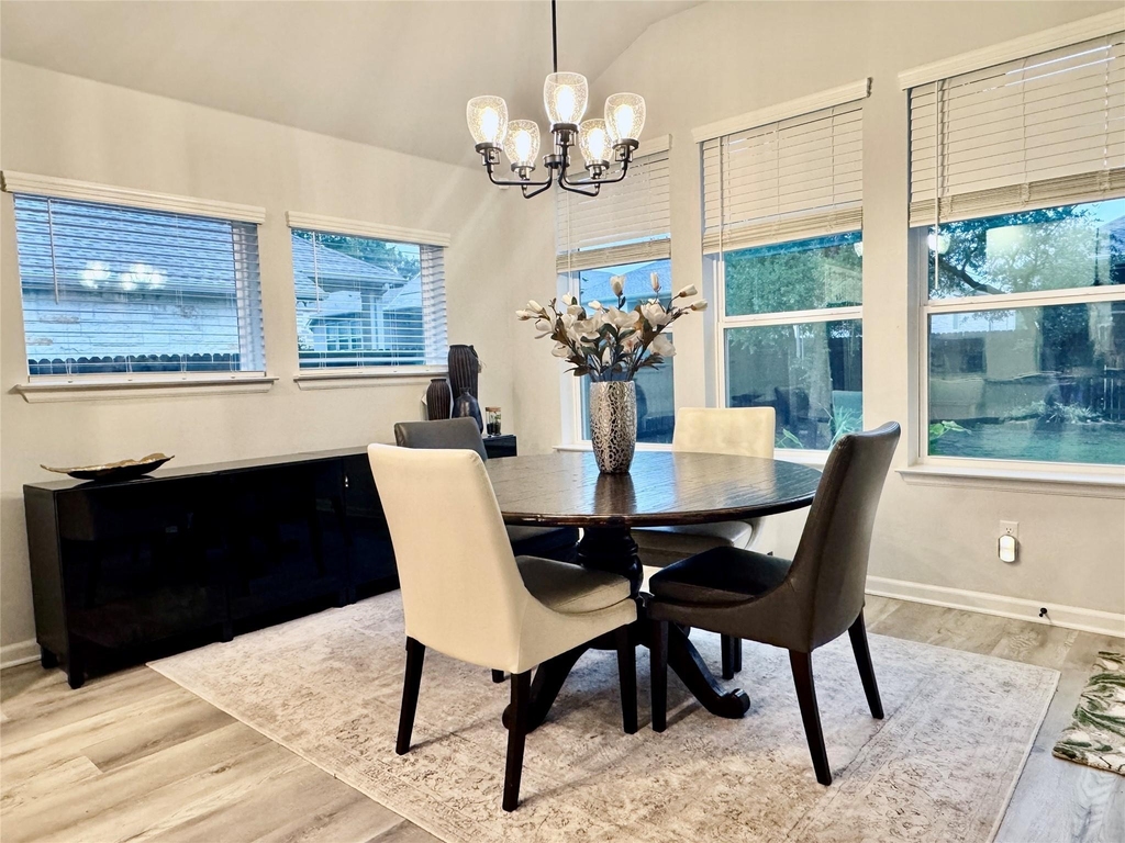 142 Willamette Way - Photo 4
