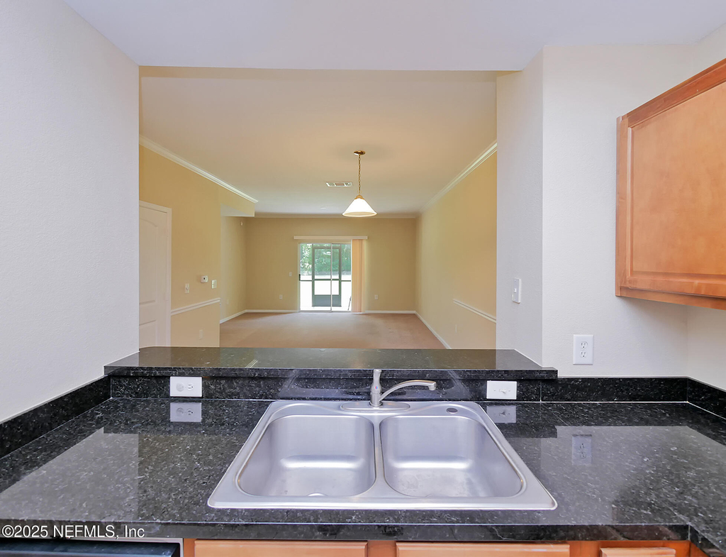 10200 Belle Rive Boulevard - Photo 12
