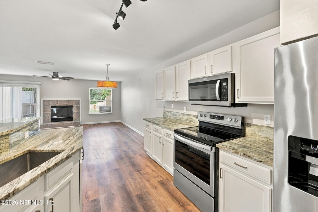 3622 Caroline Vale Boulevard - Photo 6