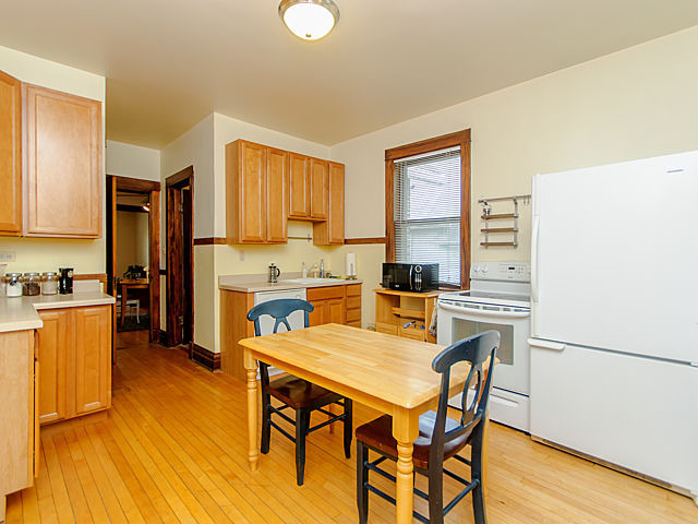 541 Beloit Avenue - Photo 3