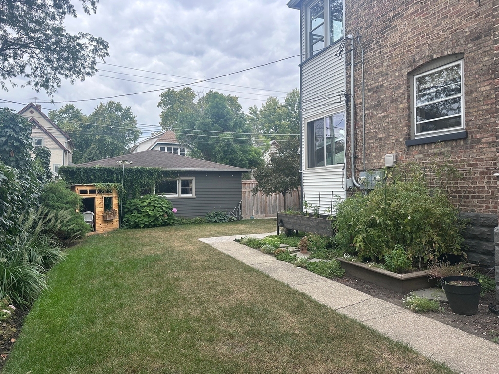 541 Beloit Avenue - Photo 7